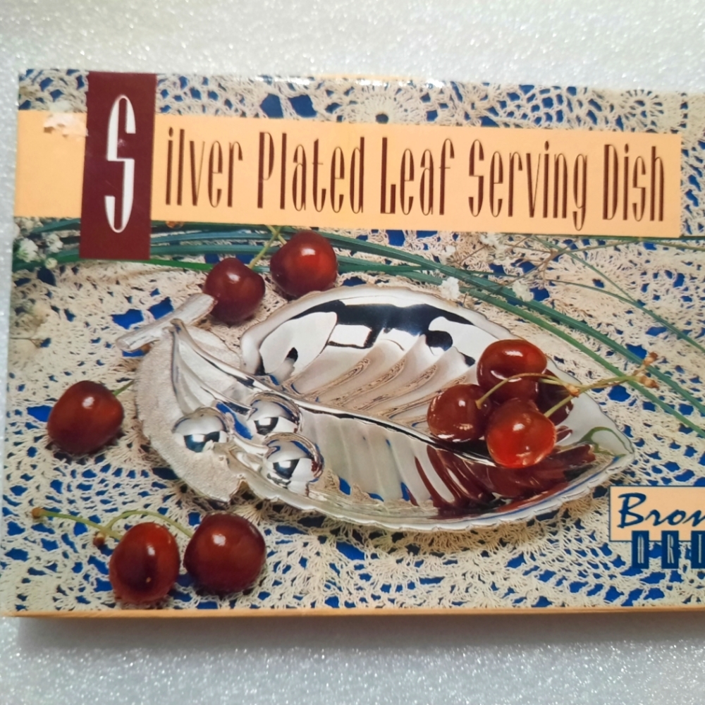 Silver-plated leaf dish
